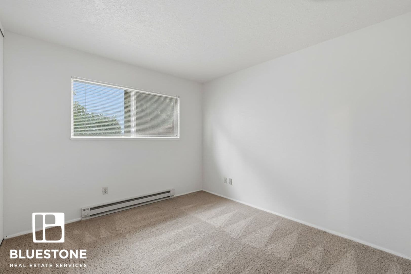 Portland Apartment: 7123 SE Powell Blvd