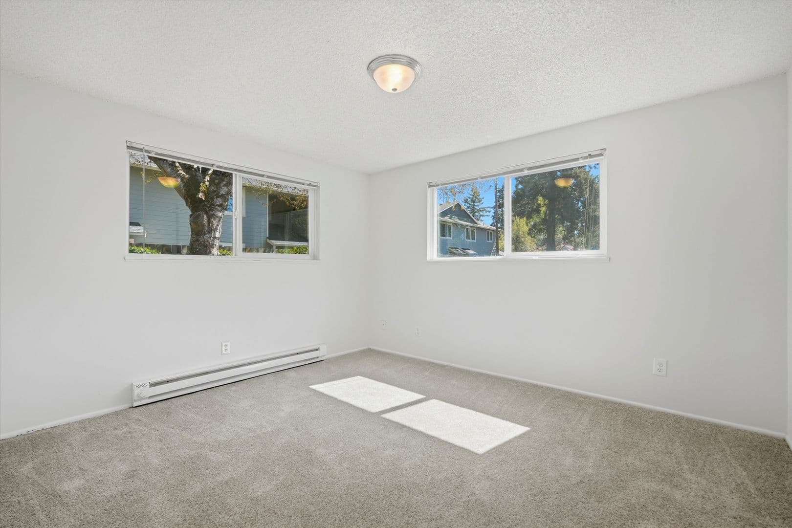Gresham Apartment: 10 NE 162nd Ave