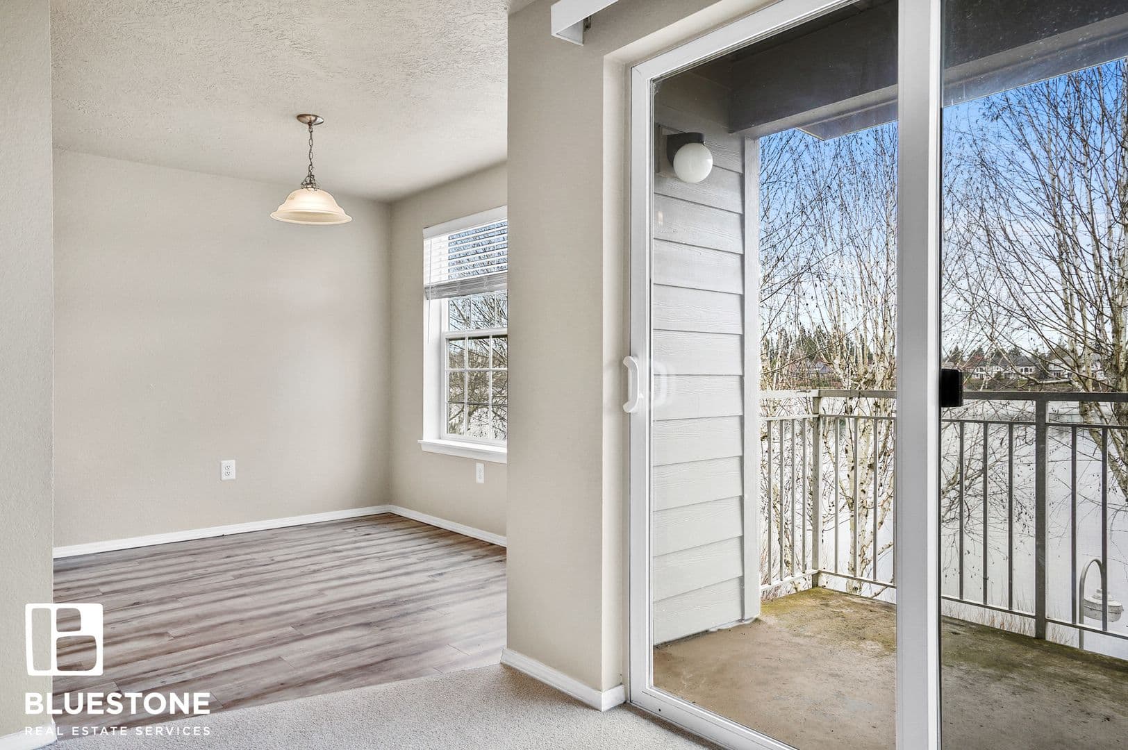 Keizer Apartment: 208 Lakepoint Place N