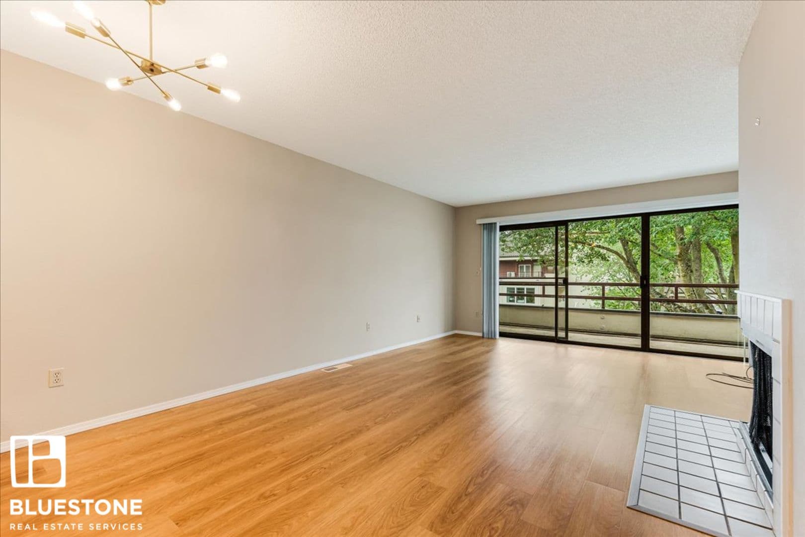 Portland House: 5150 S Landing Drive #205B2