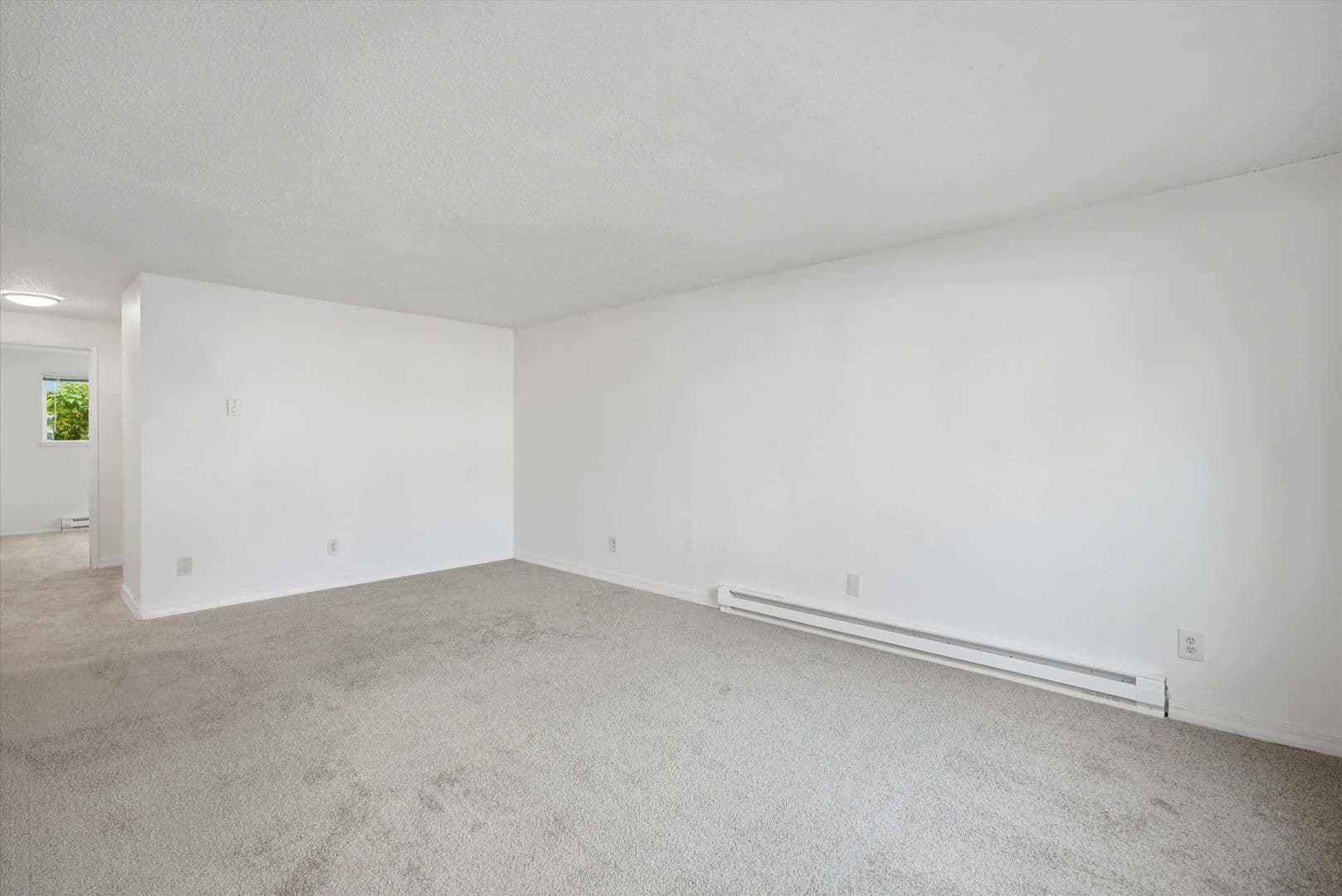 Gresham Apartment: 10 NE 162nd Ave
