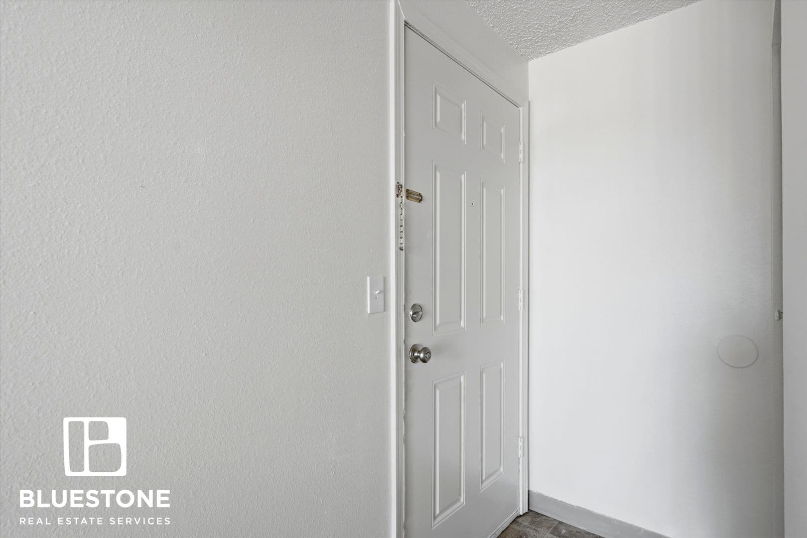 Gresham Apartment: 10 NE 162nd Ave