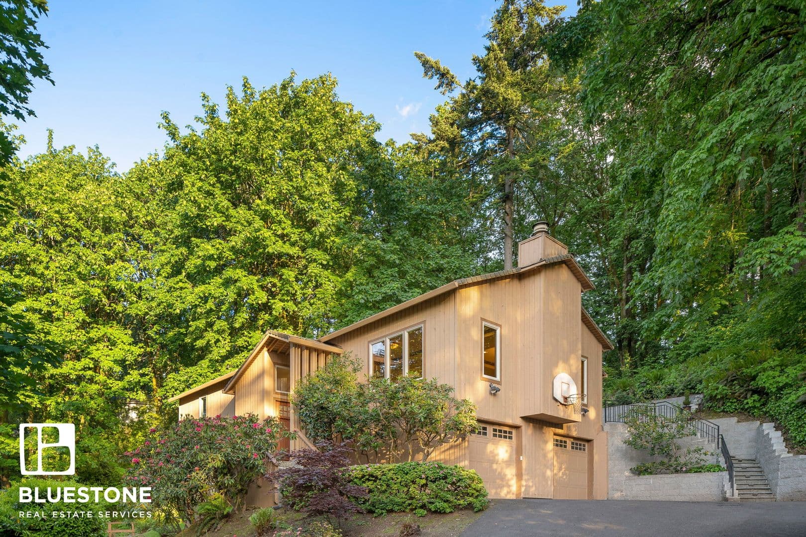 Lake Oswego House: 1970 Greentree Road