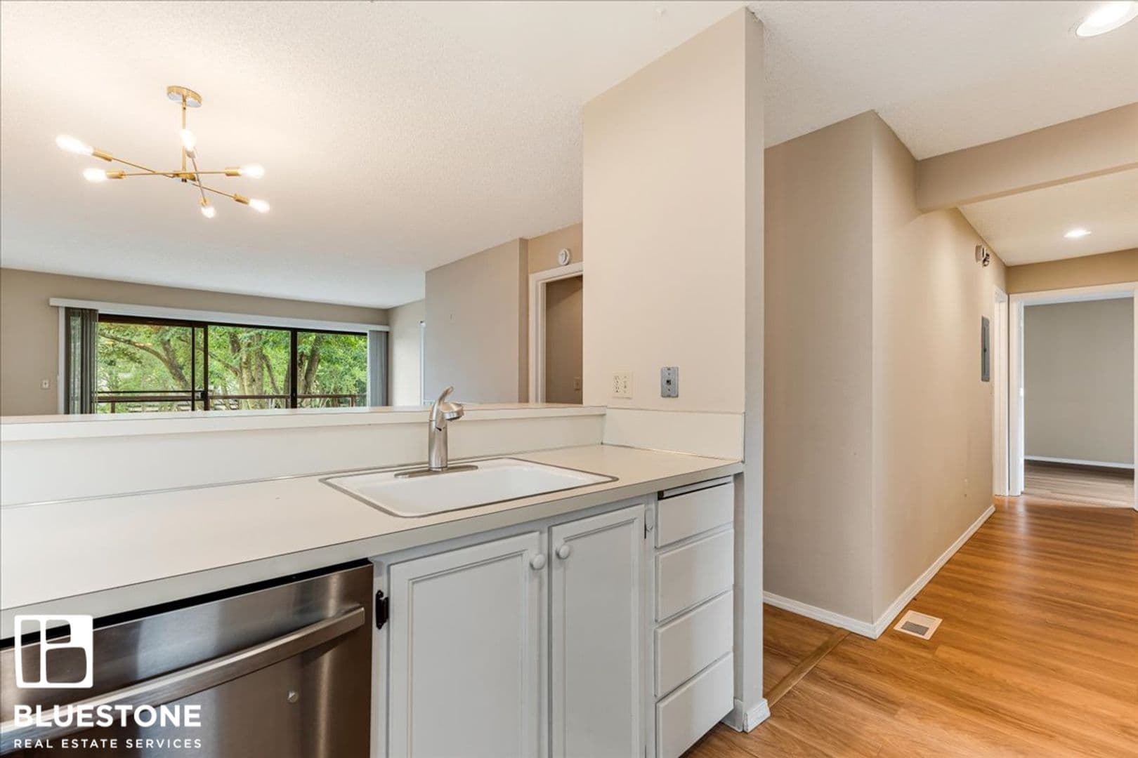 Portland House: 5150 S Landing Drive #205B2