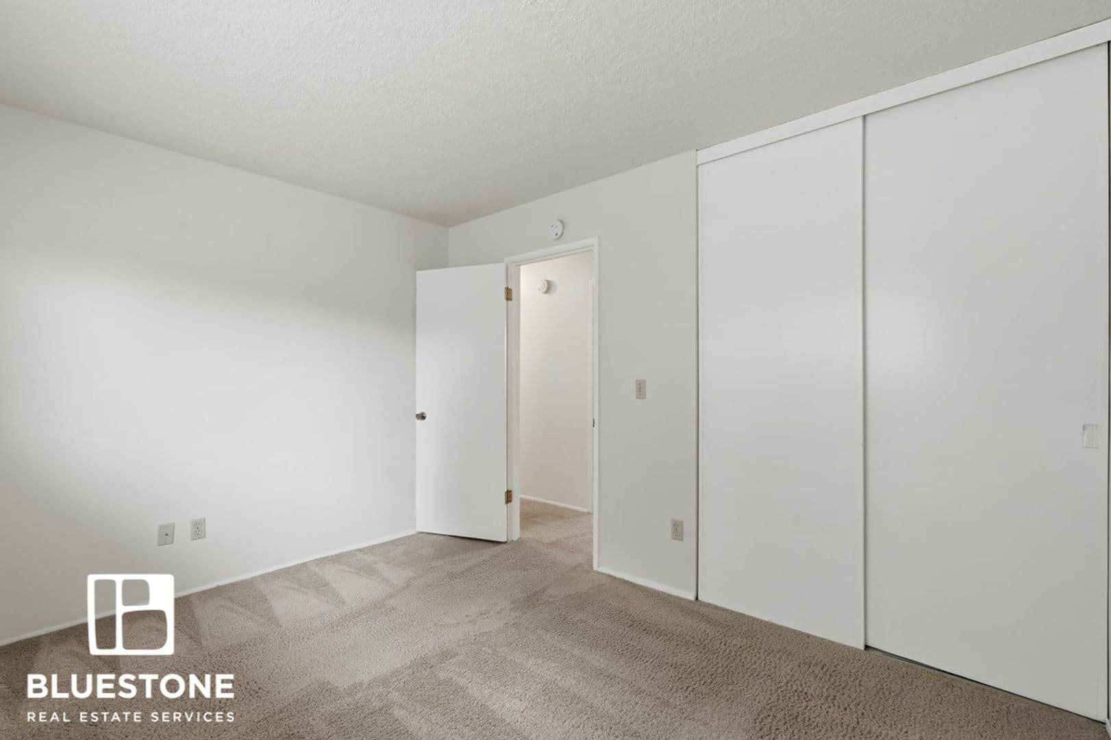 Portland Apartment: 7123 SE Powell Blvd