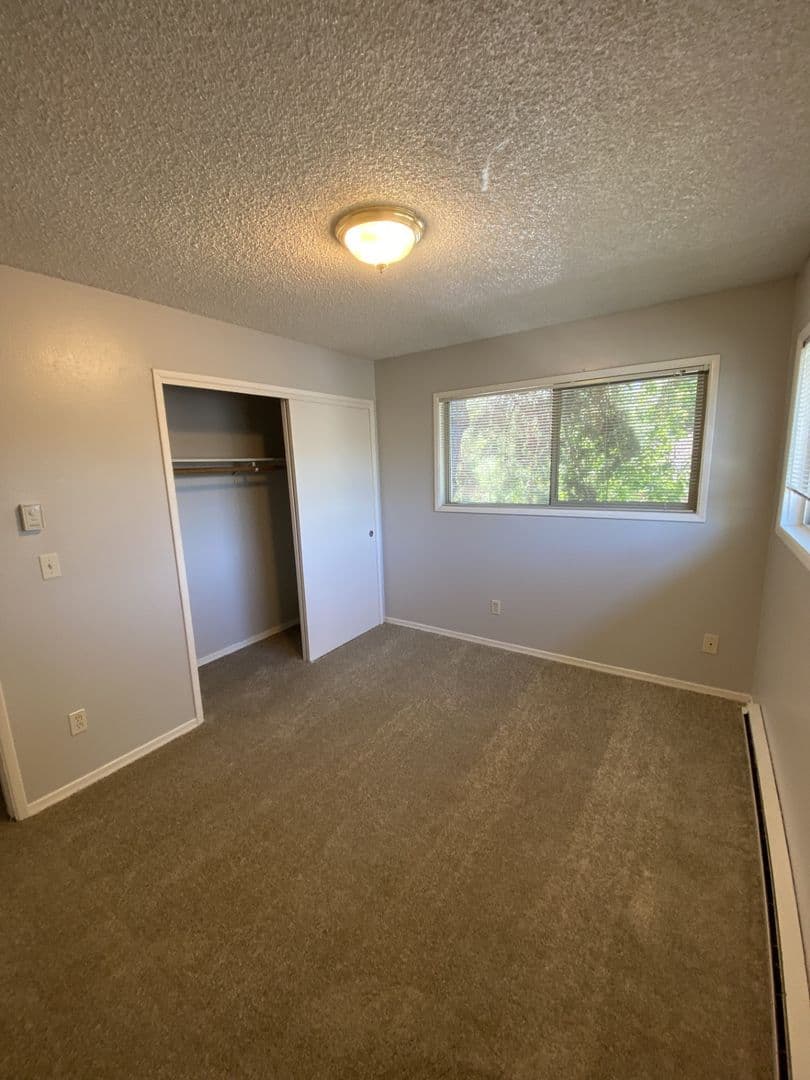 Portland Apartment: 2401-2453 SE Taylor