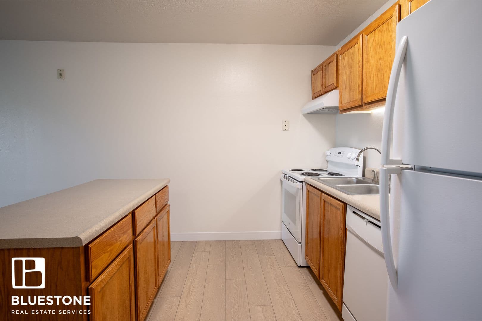 Portland Apartment: 4611-4631 SW Luradel St