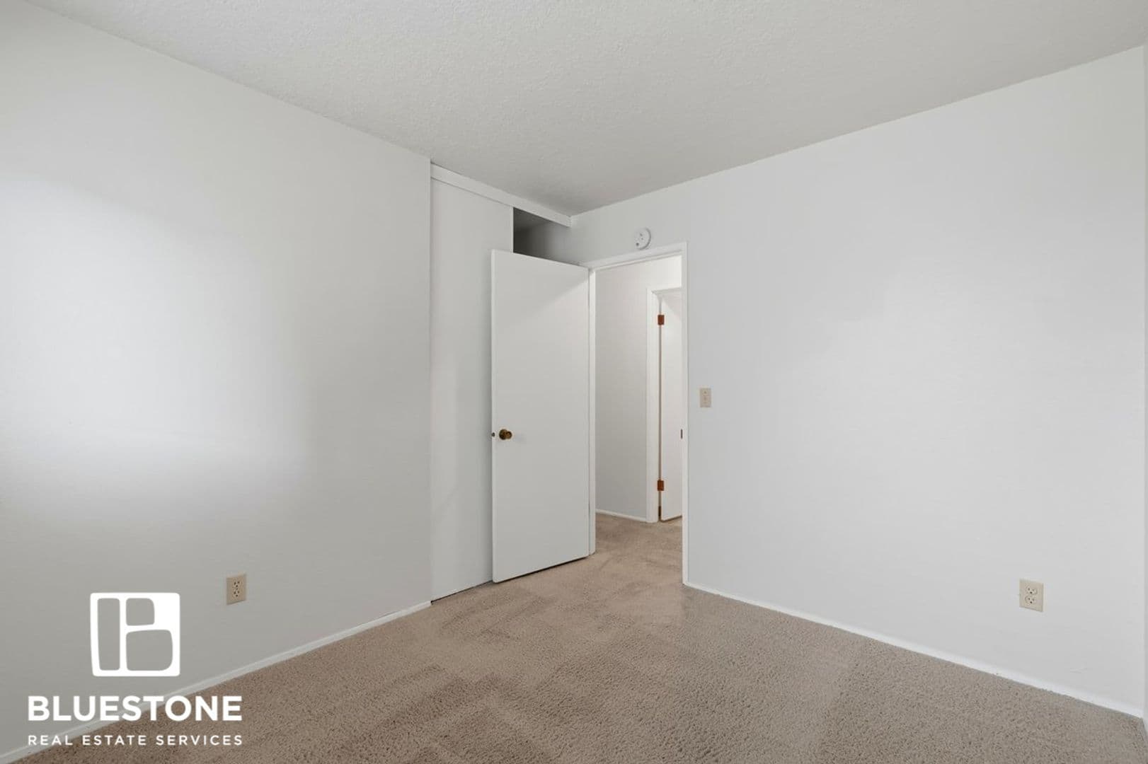 Portland Apartment: 7123 SE Powell Blvd