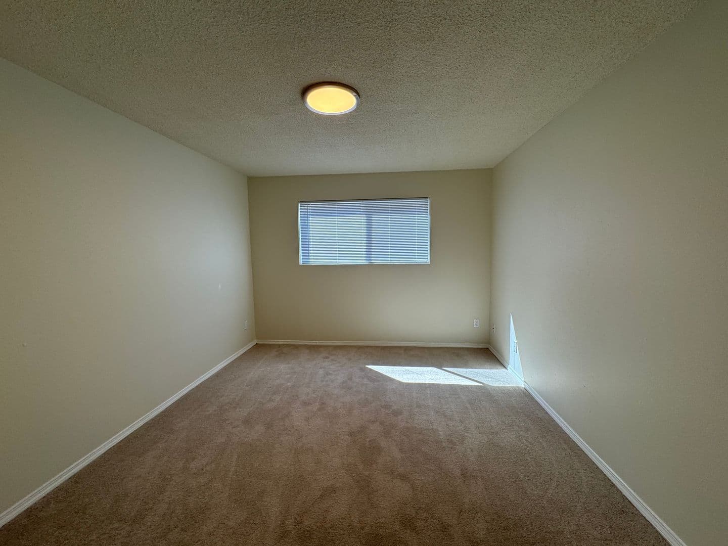 Milwaukie Apartment: 11850 SE 26th