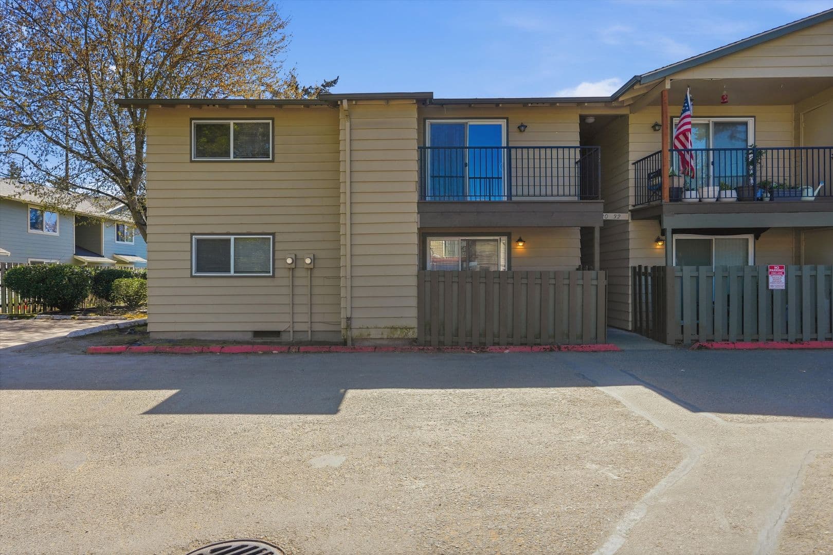 Gresham Apartment: 10 NE 162nd Ave