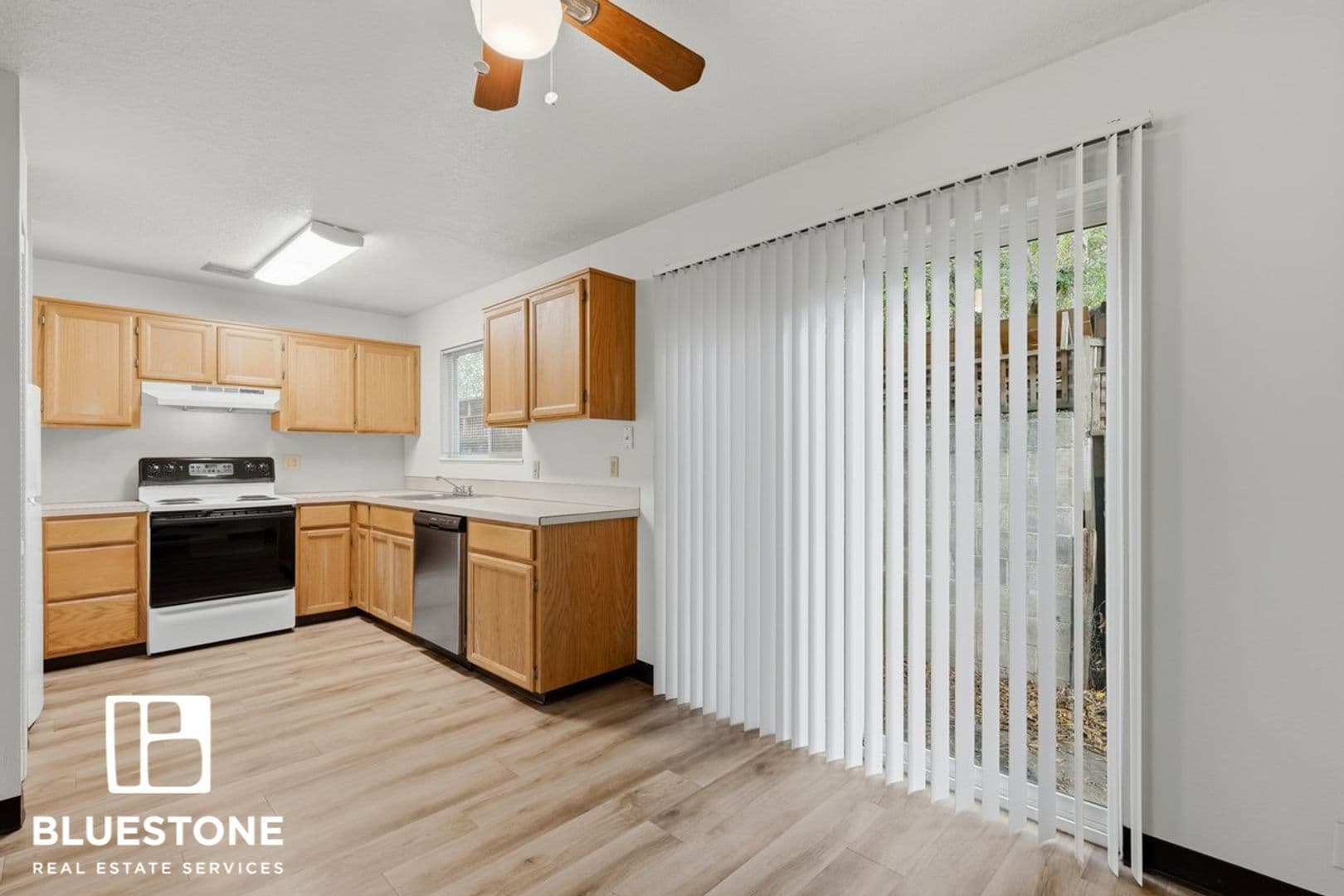 Portland Apartment: 7123 SE Powell Blvd
