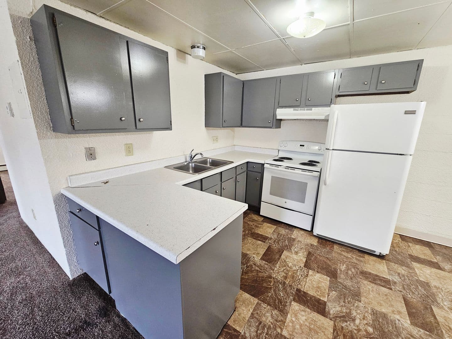 Bismarck Apartment: 1007 Portland Drive