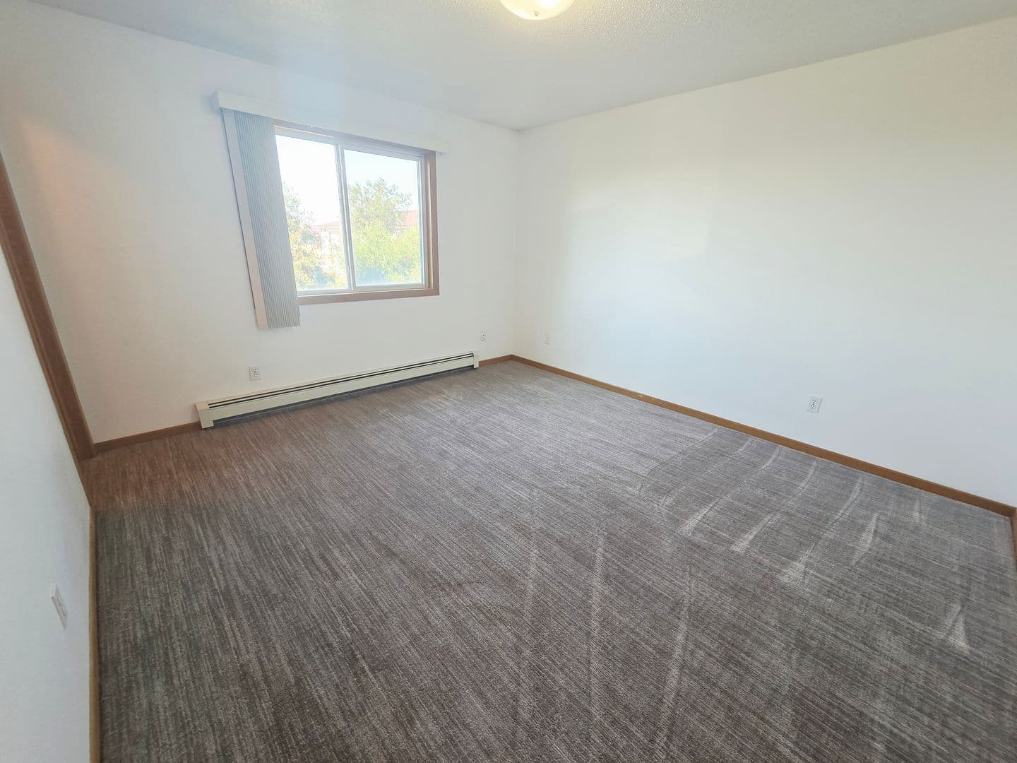 Mandan Apartment: 1909 Kyle Lane NW