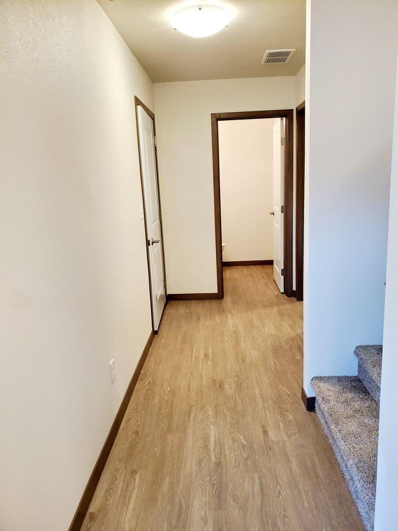 Bismarck Apartment: 4450 Cumberland Loop