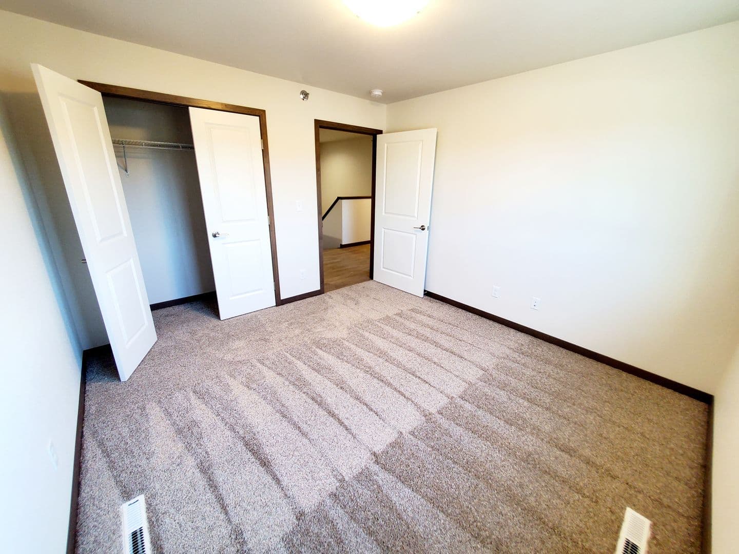 Bismarck Apartment: 4450 Cumberland Loop