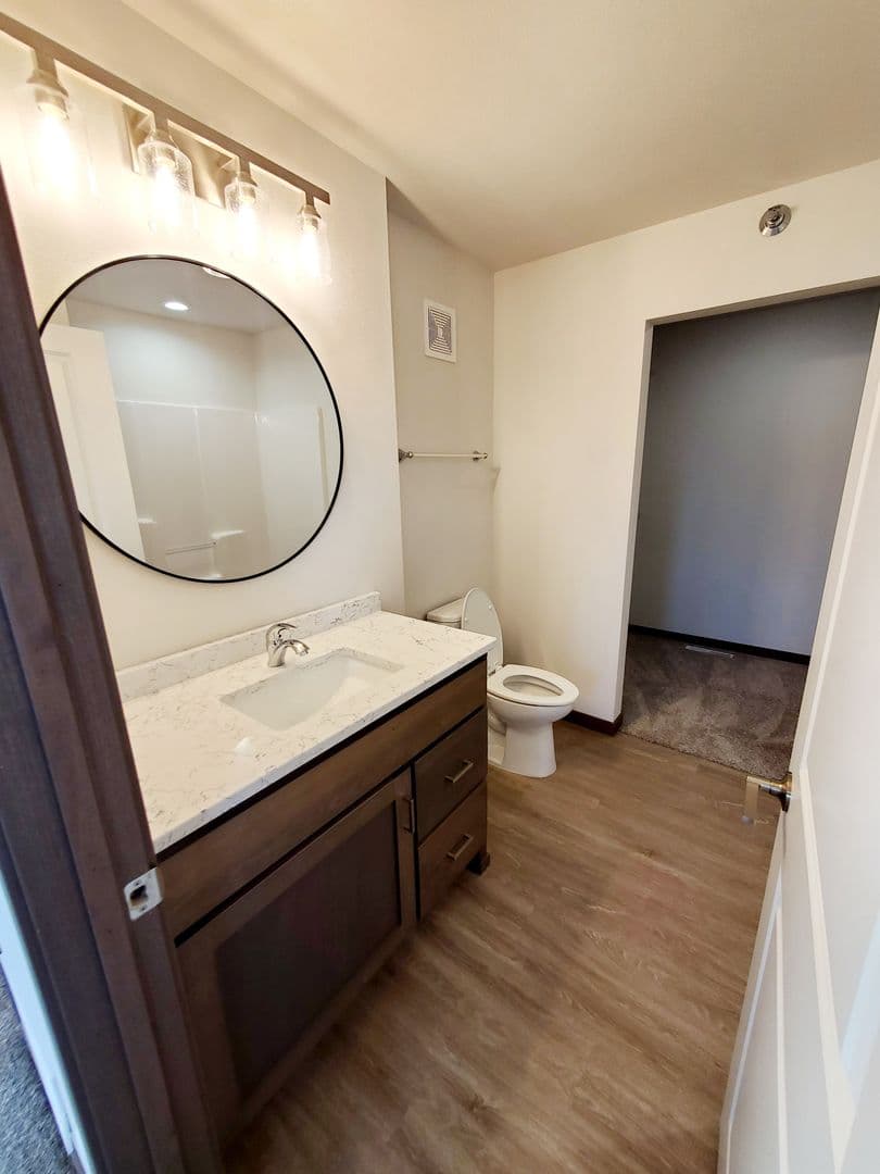 Bismarck Apartment: 4450 Cumberland Loop