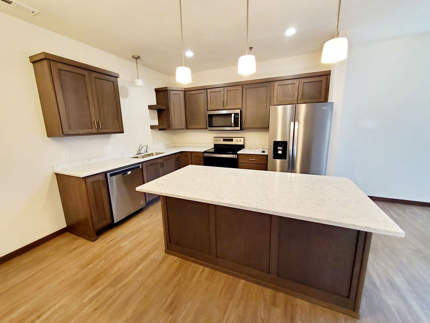 Bismarck Apartment: 4450 Cumberland Loop