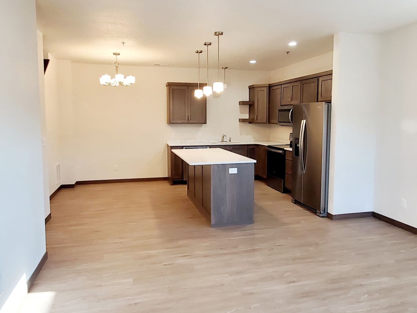 Bismarck Apartment: 4450 Cumberland Loop
