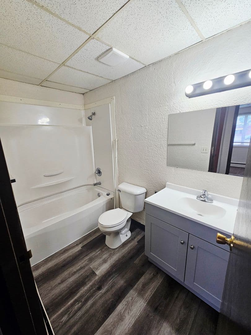 Bismarck Apartment: 1007 Portland Drive