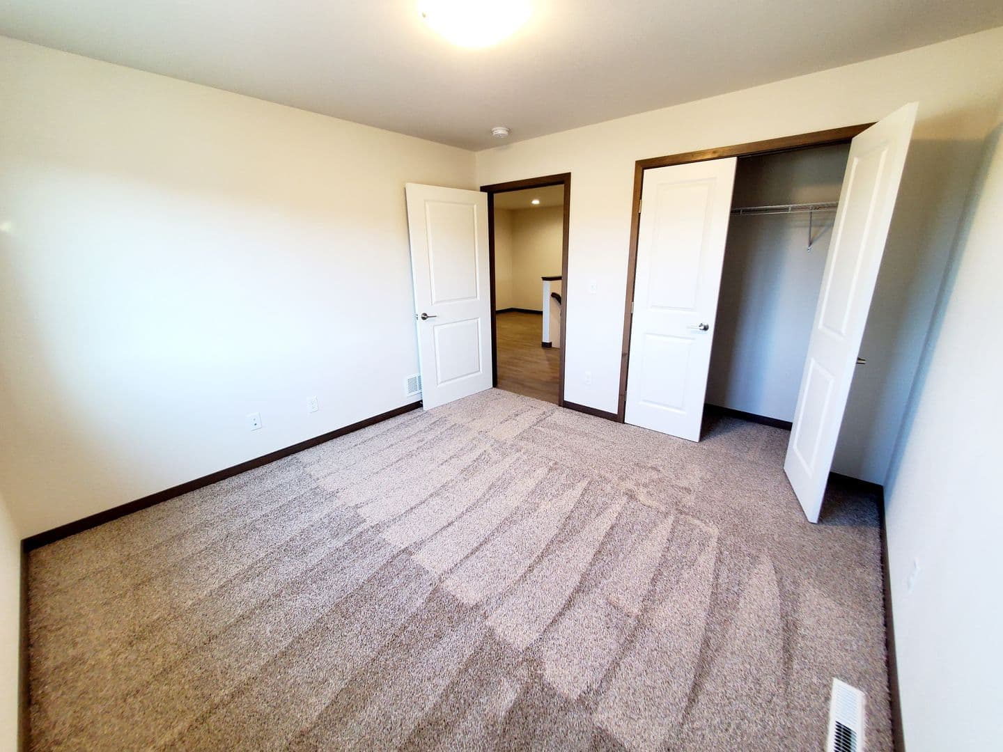 Bismarck Apartment: 4450 Cumberland Loop