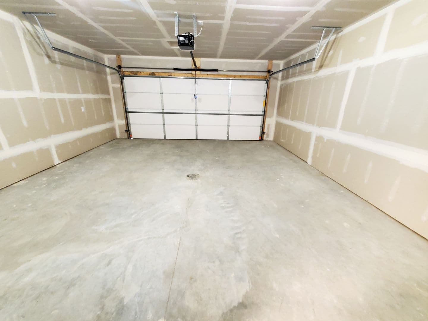 Bismarck Apartment: 4450 Cumberland Loop