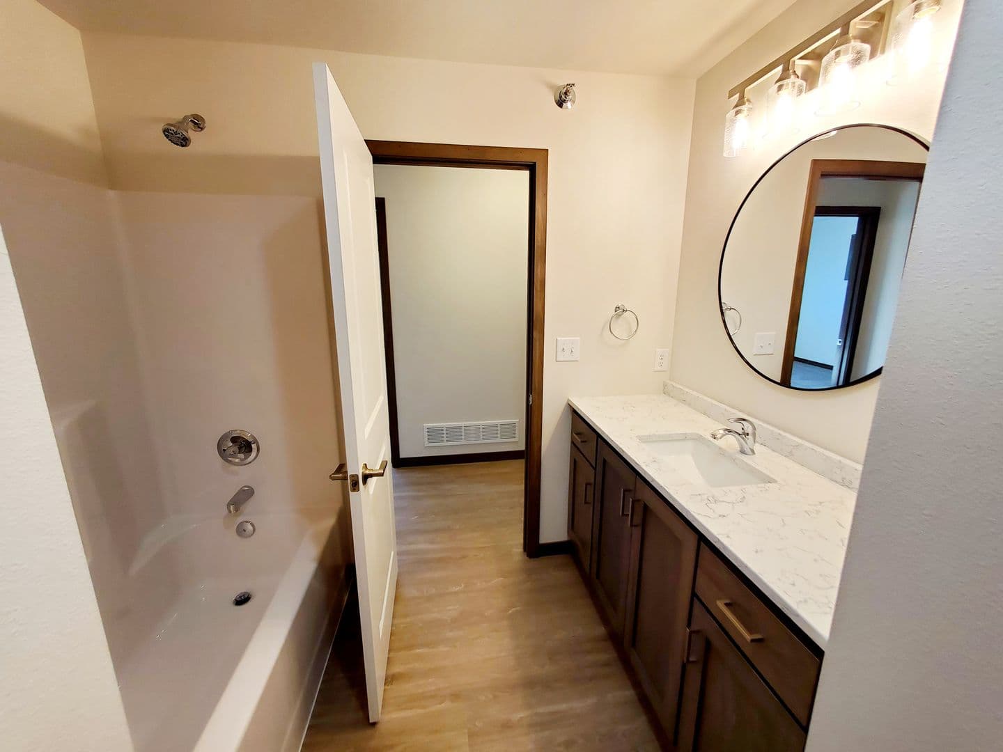 Bismarck Apartment: 4450 Cumberland Loop