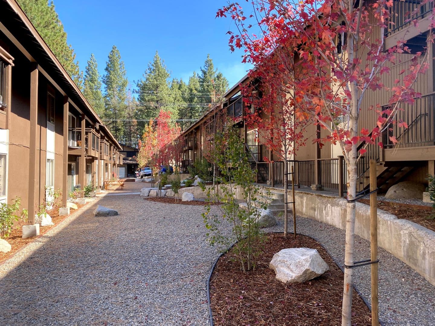 South Lake Tahoe Apartment: 1070-1074 Echo