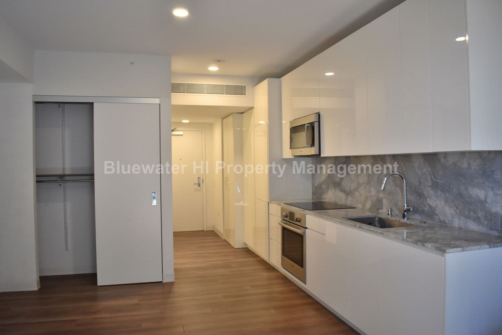 Honolulu Condo: 987 Queen St. #506