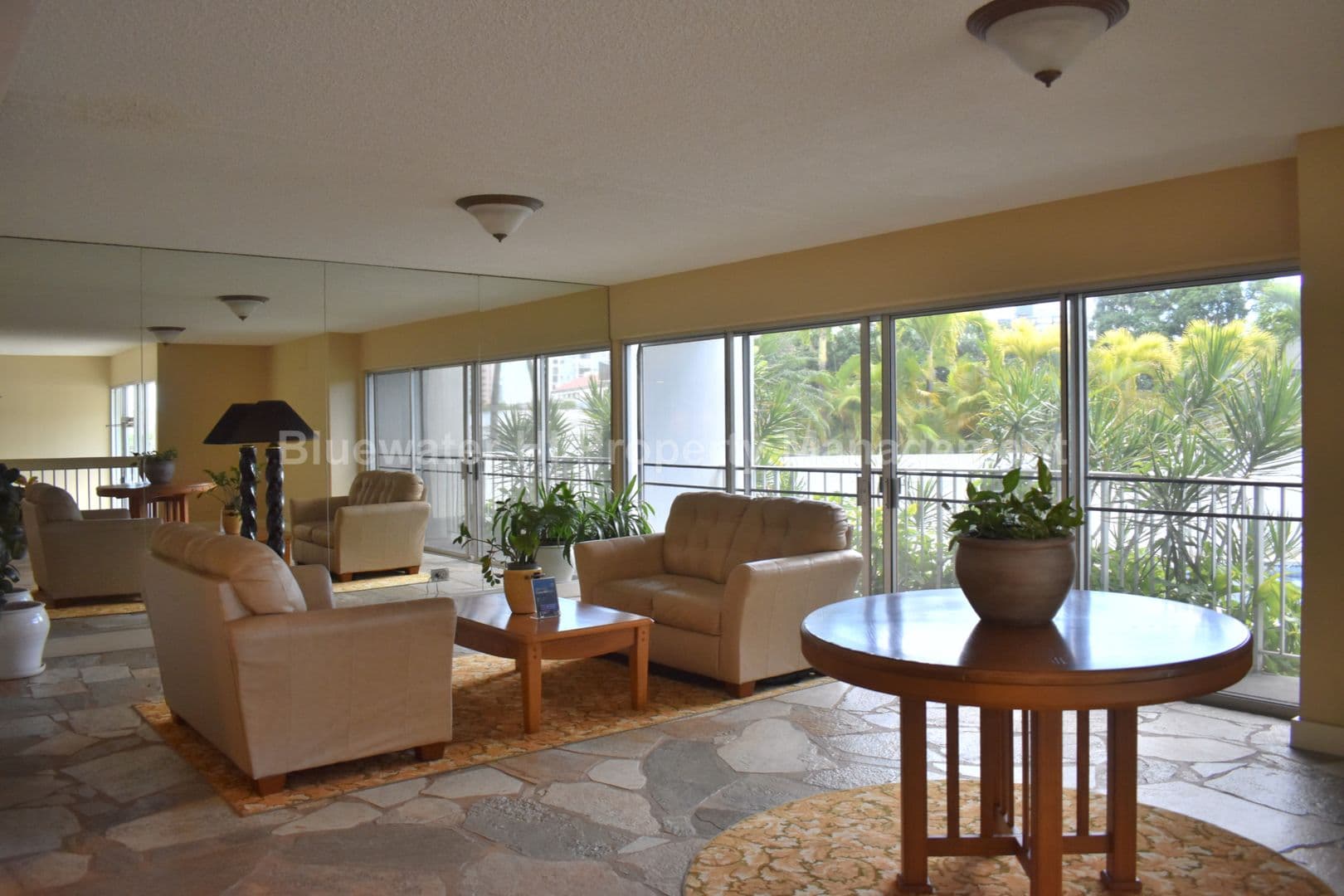 Honolulu Condo: 710 Lunalilo St.