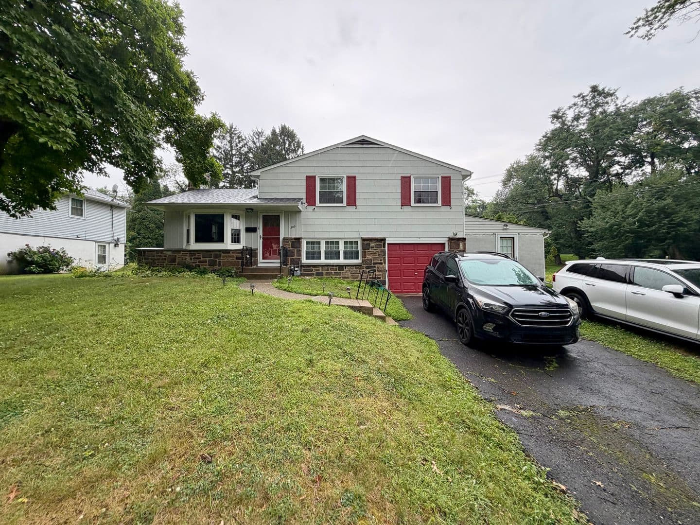 Glenside House: 300 Winding Way