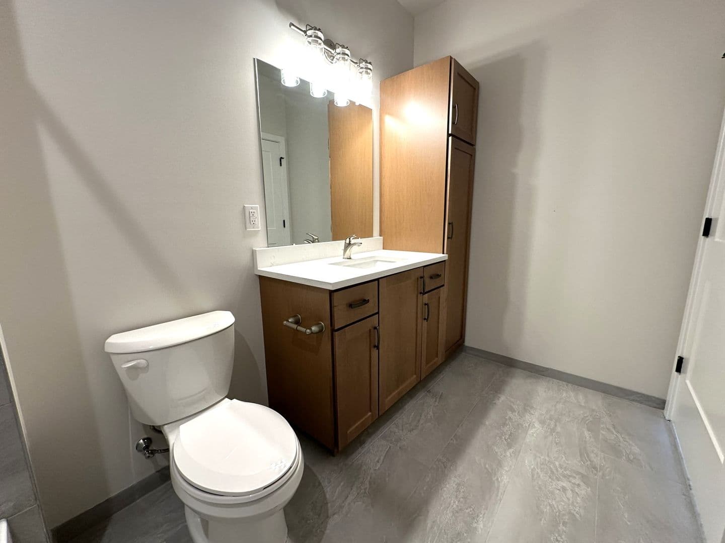 Chalfont Apartment: 409 W Butler Ave