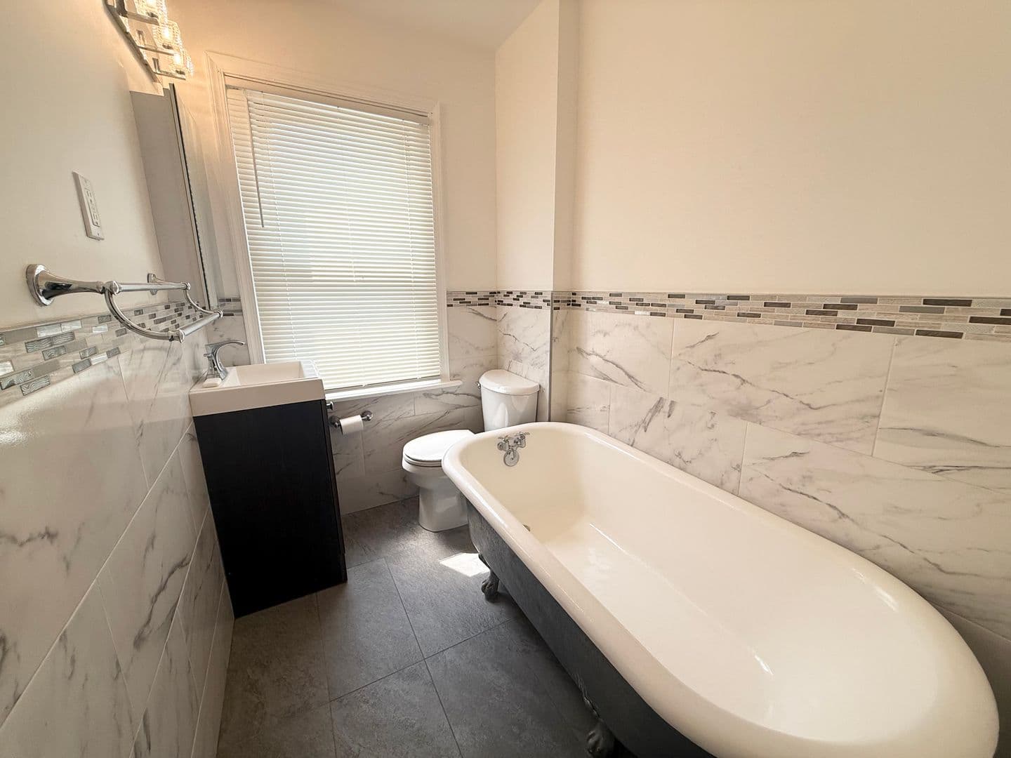 Collingdale Townhome: 242 Pusey Ave
