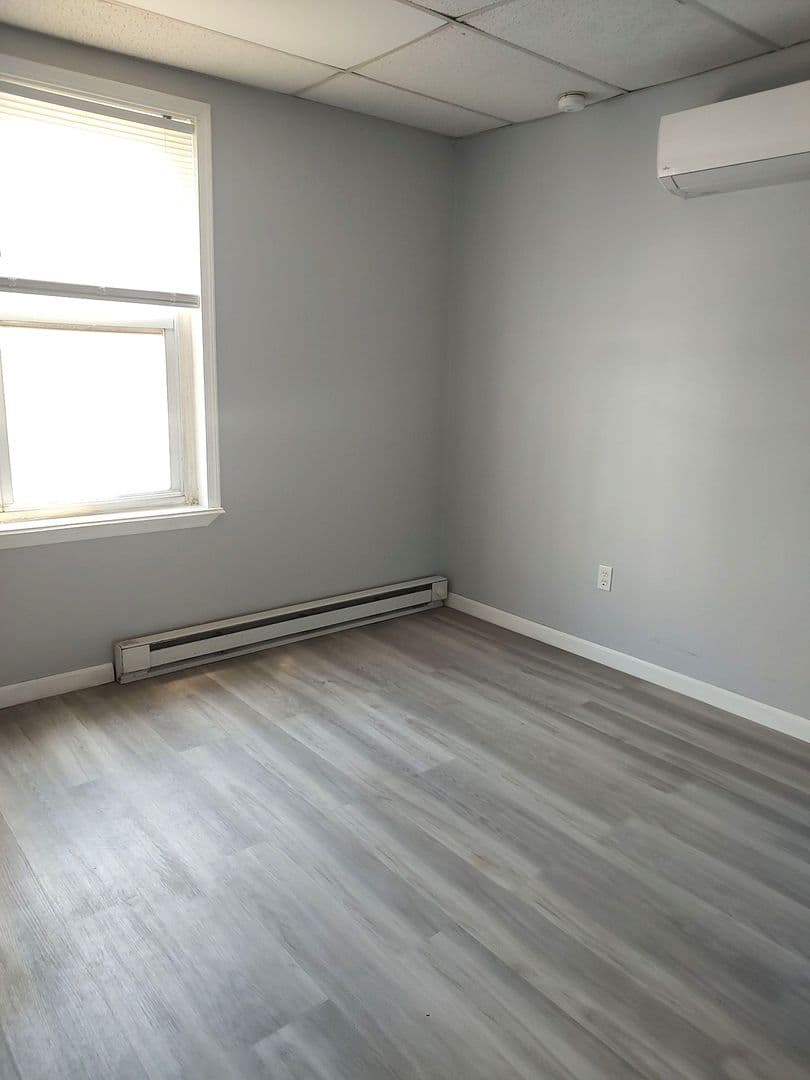 Philadelphia Apartment: 1003 S 13th St