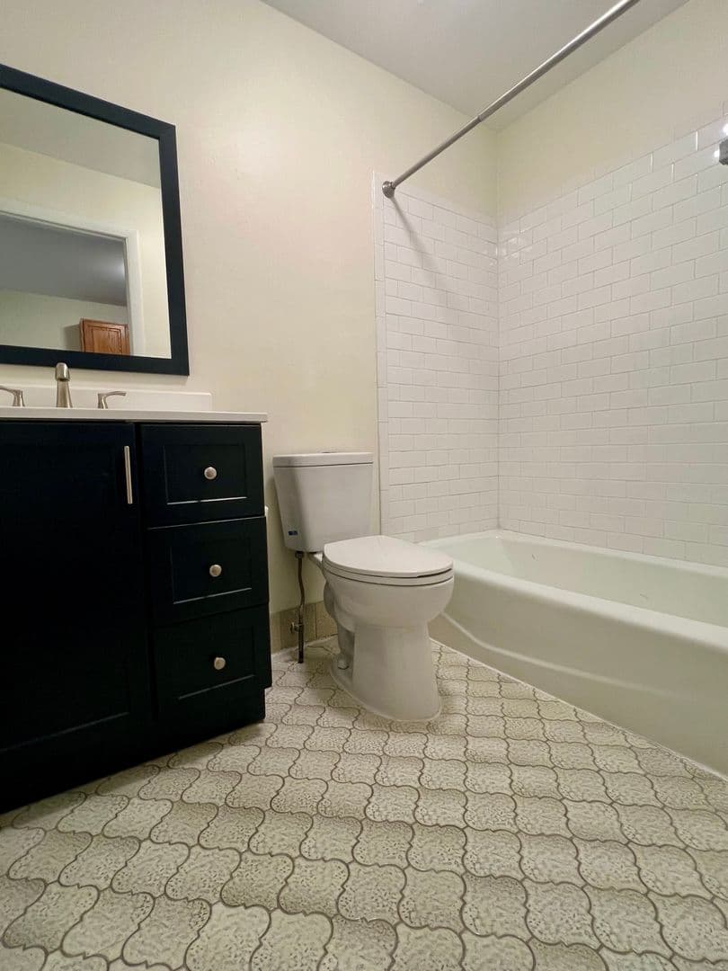 Lansdale Apartment: 100 E Mount Vernon St