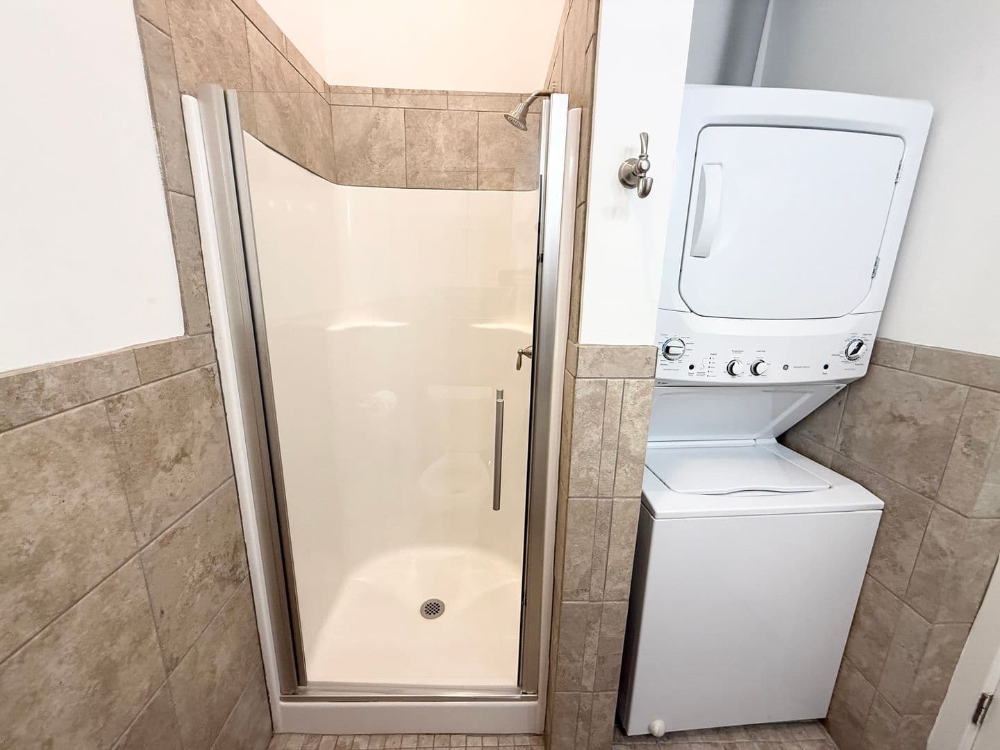 Norristown Apartment: 221 W Main St