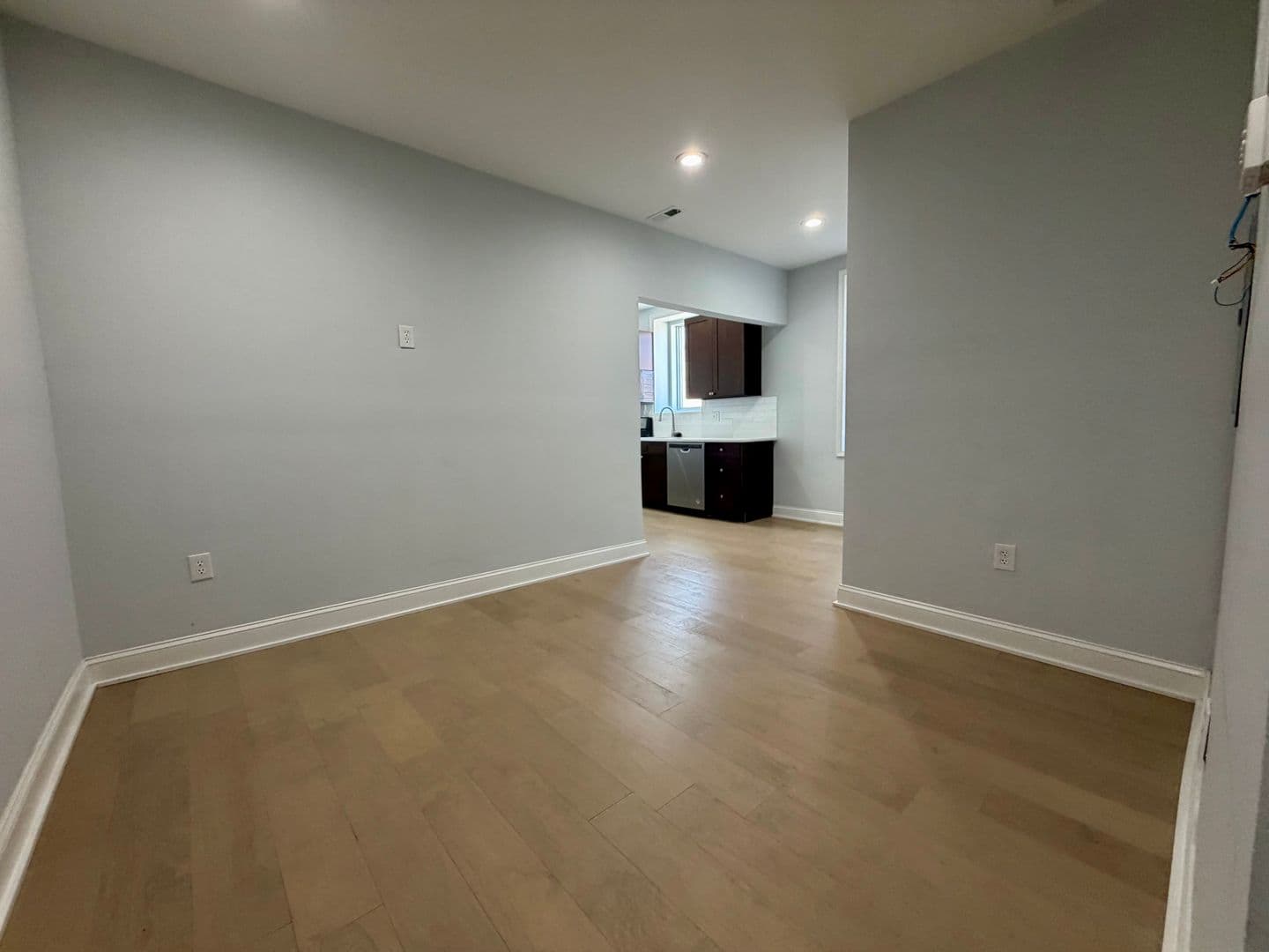 Philadelphia Apartment: 1247 Snyder Ave