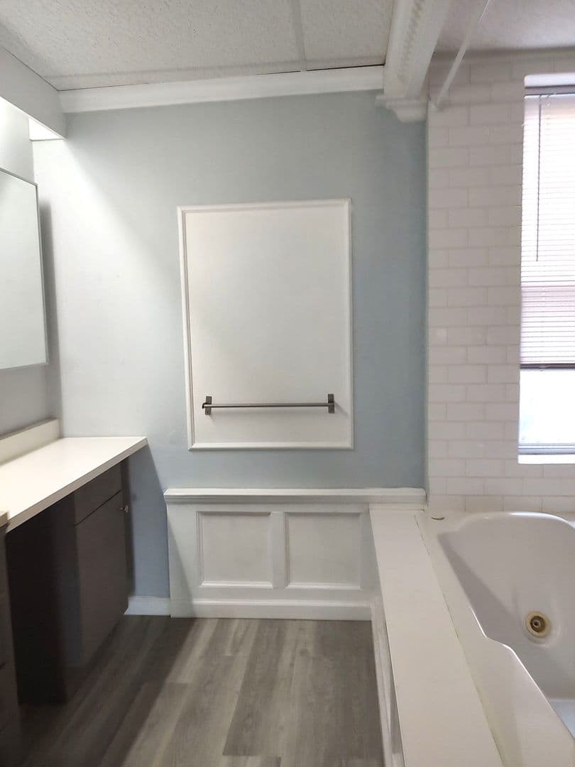 Philadelphia Apartment: 1003 S 13th St