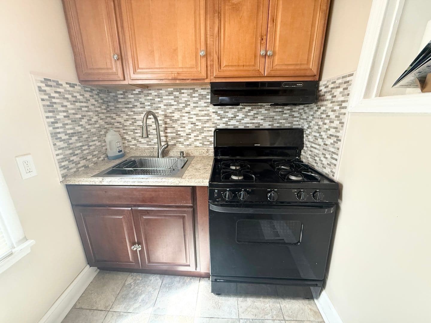 Collingdale Townhome: 242 Pusey Ave