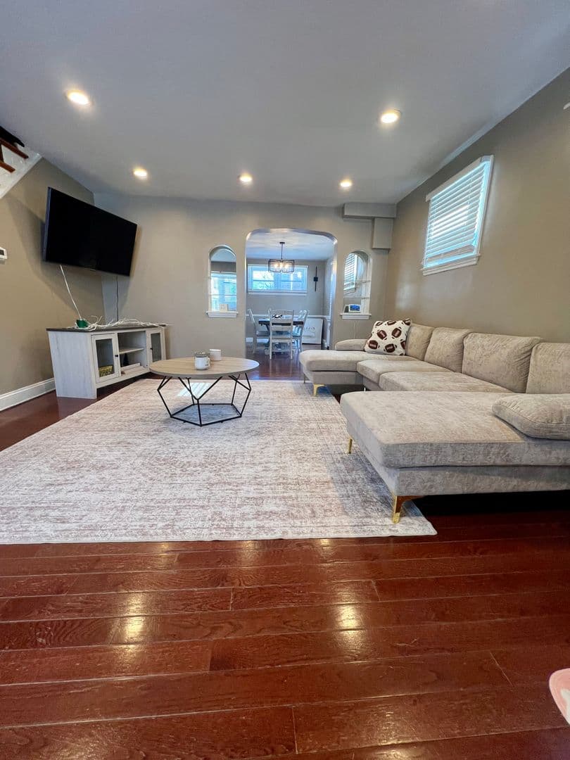Lansdowne Townhome: 317 Barker Ave