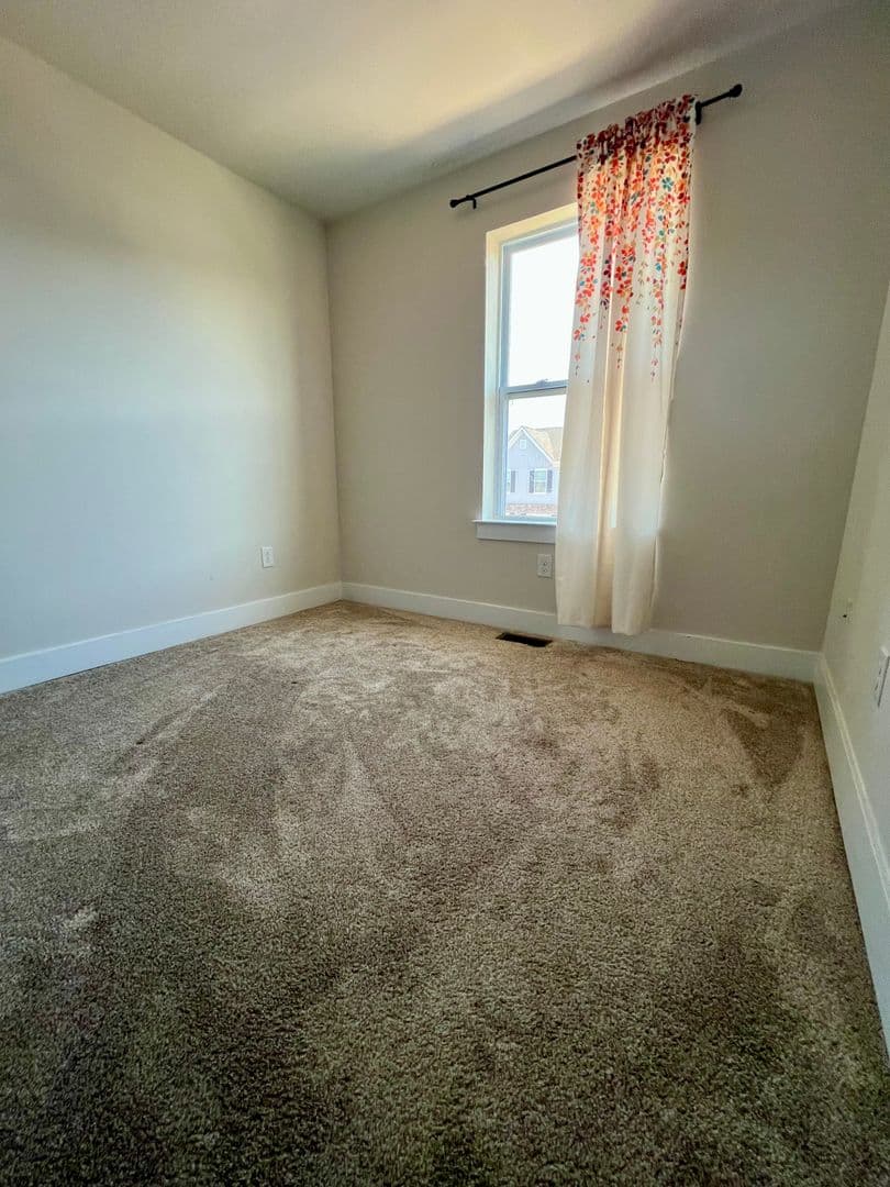 Spring City Townhome: 806 Pecan Rd
