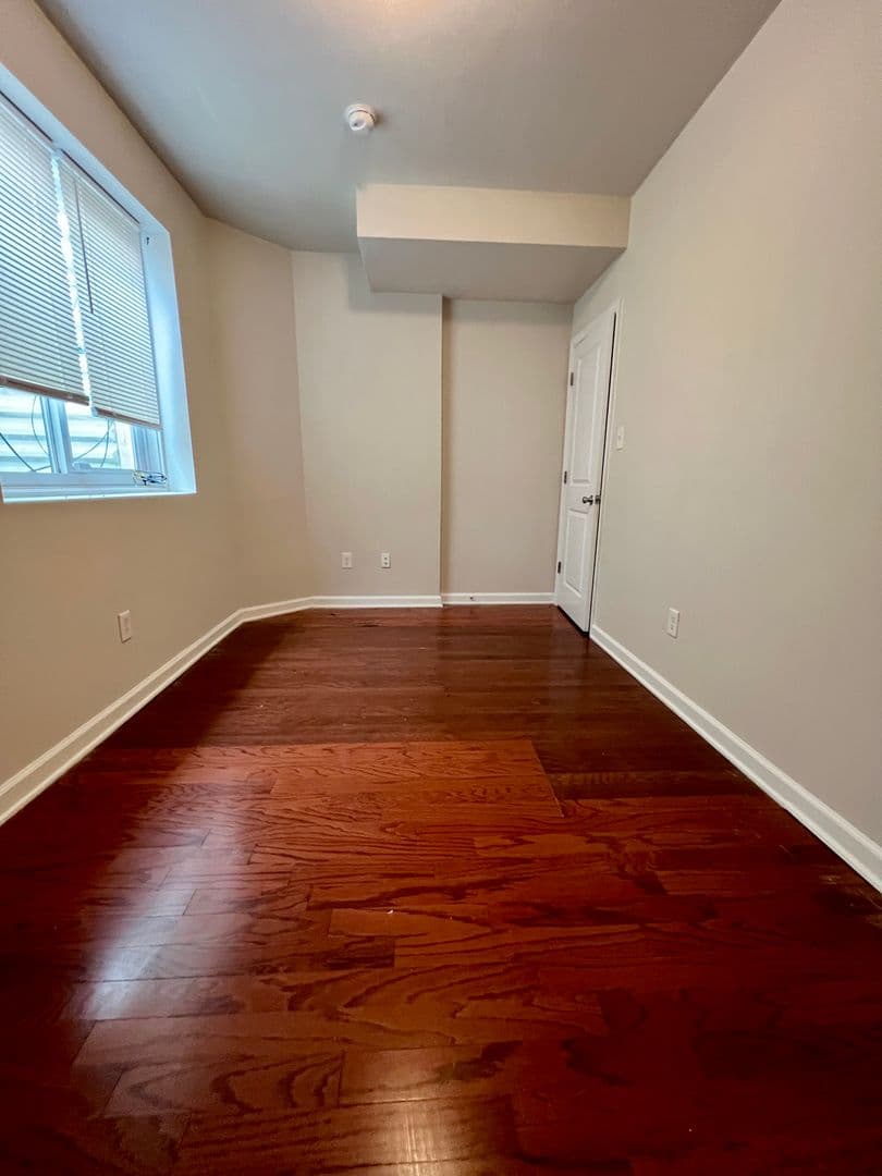 Philadelphia Apartment: 2106 N 17th St