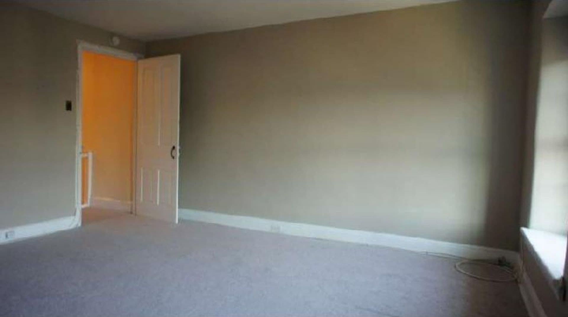 Philadelphia Townhome: 128 Jamestown Ave