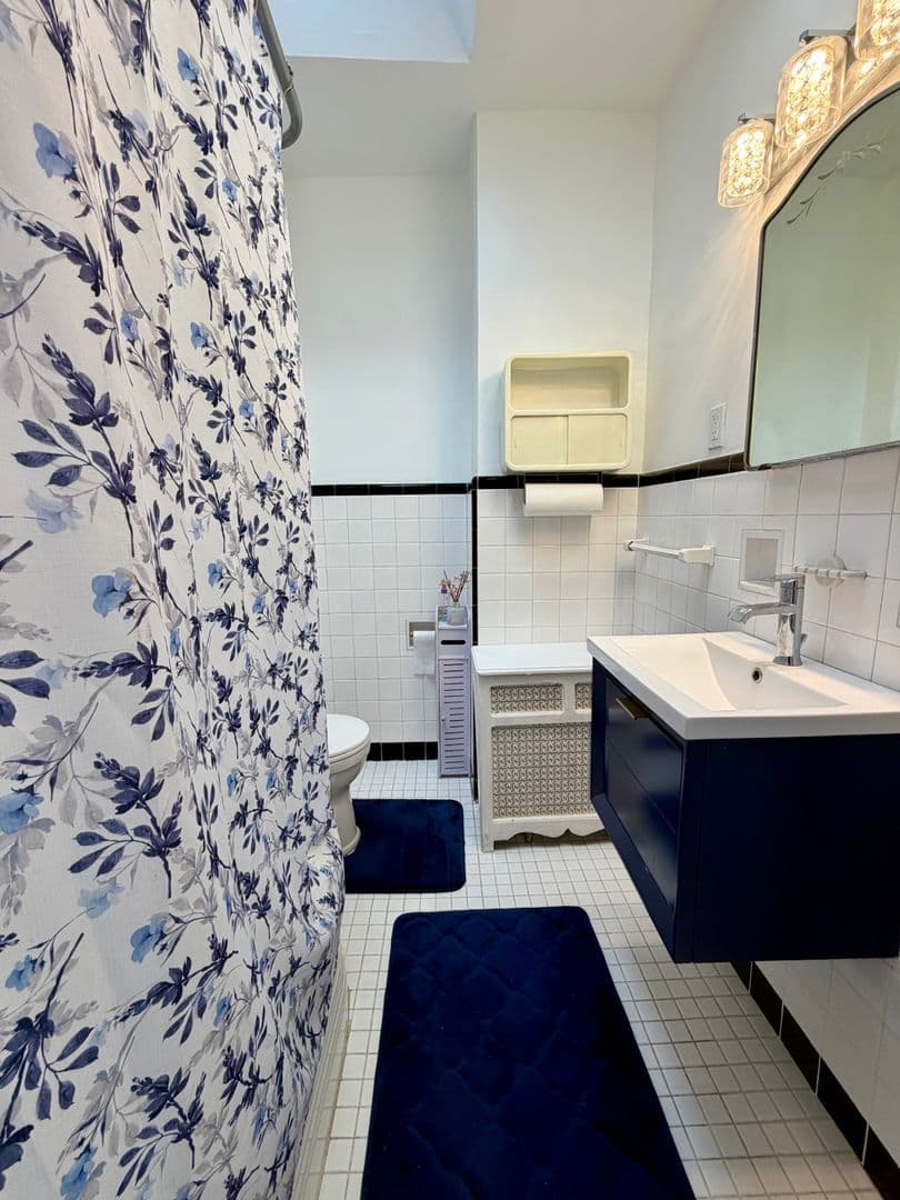 Philadelphia House: 2248 S Beechwood St