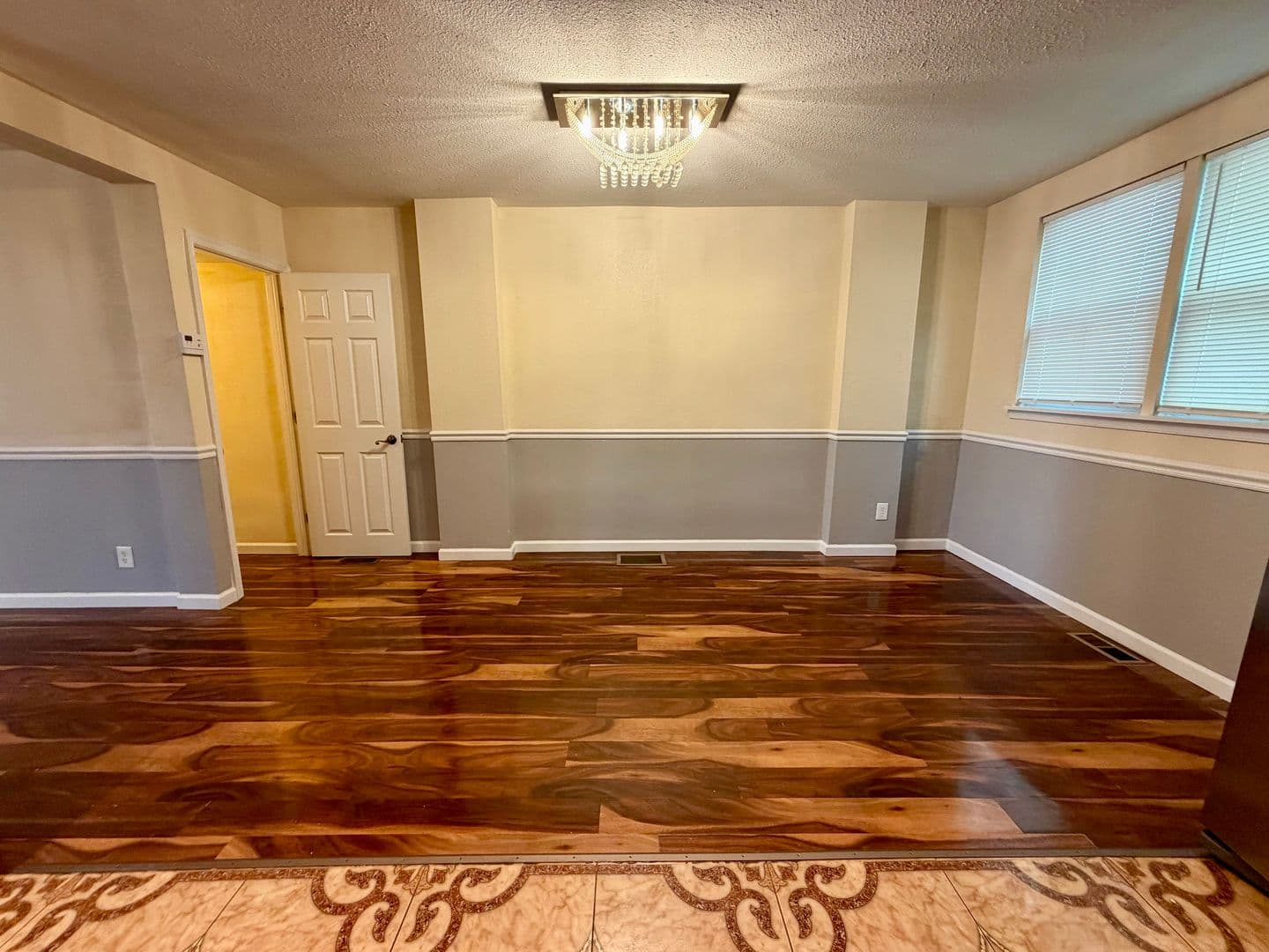 Philadelphia House: 1668 E Walnut Ln