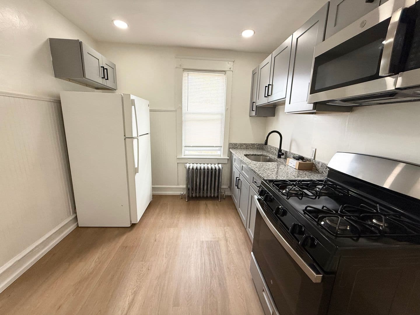 East Lansdowne Condo: 171 Lewis Ave - Unit B