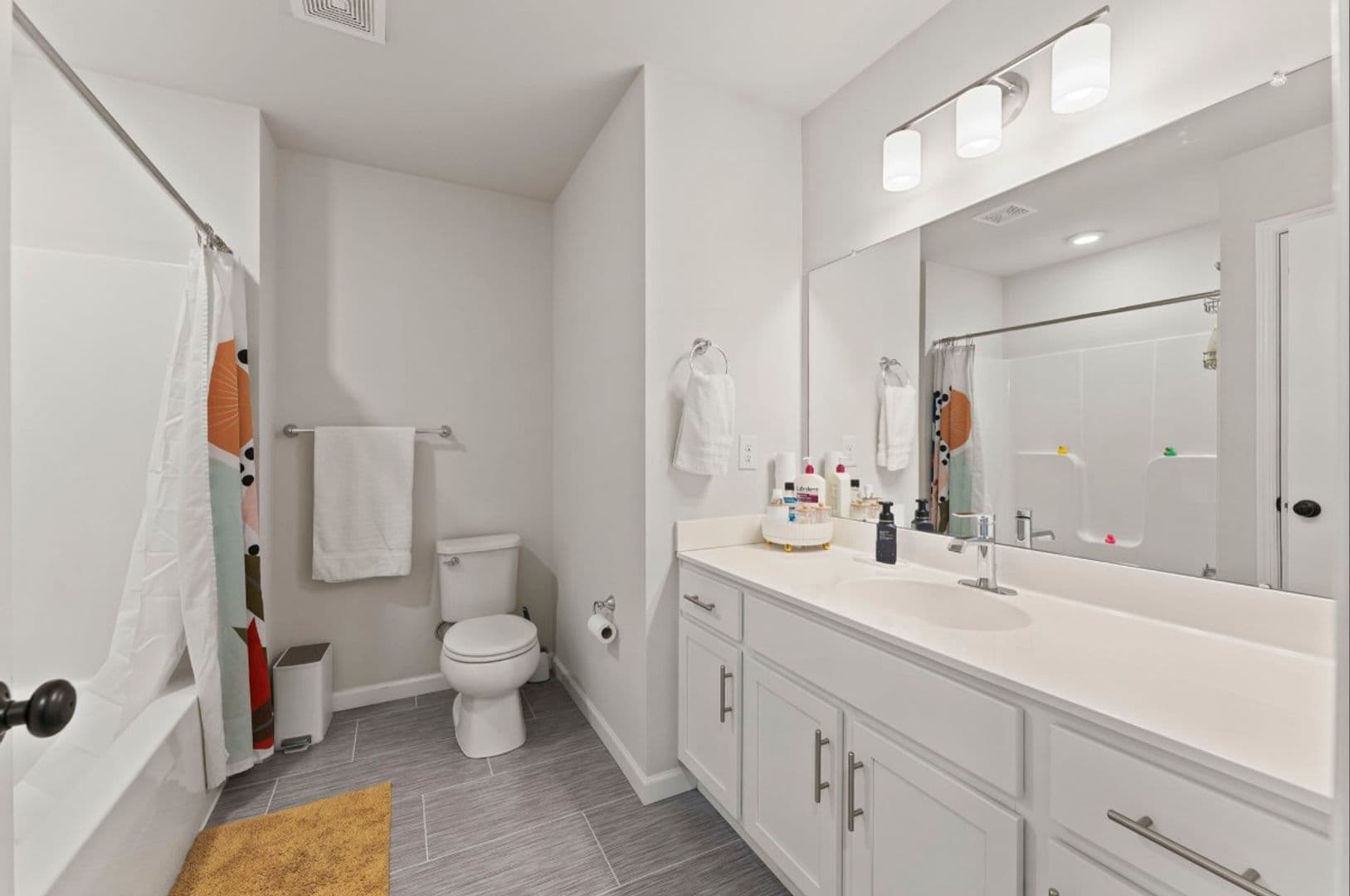 Norristown House: 230 Honey Ln