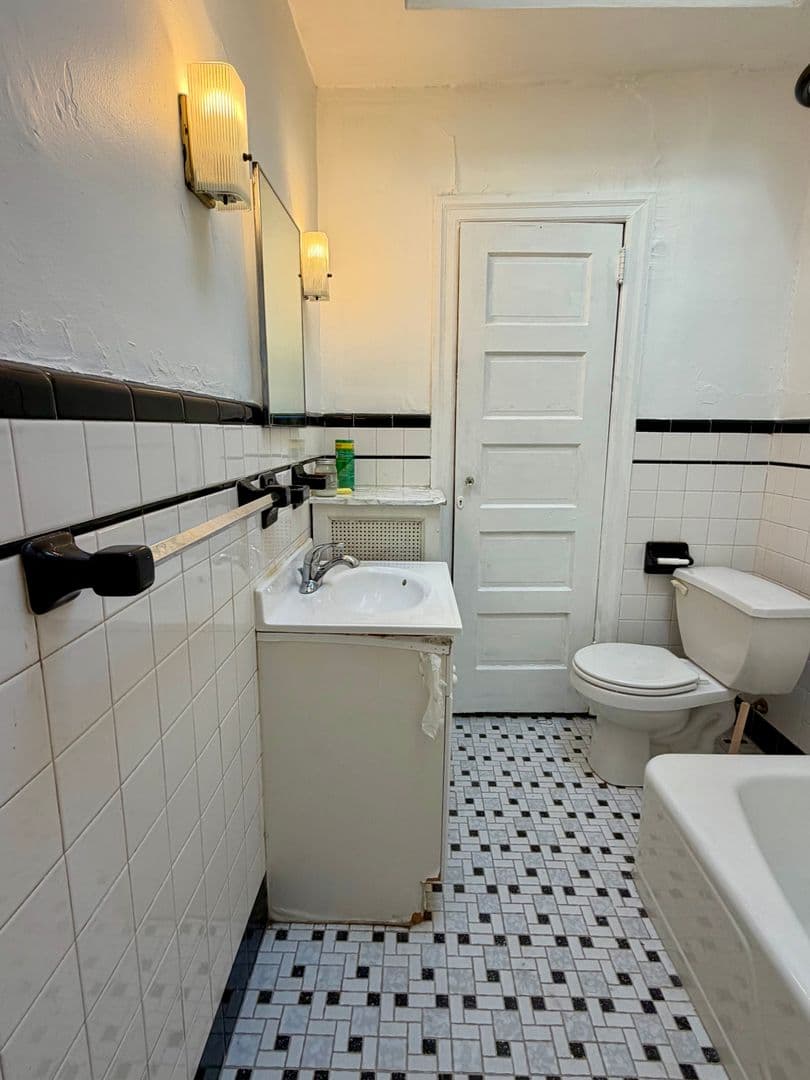 Philadelphia House: 5515 Pentridge St