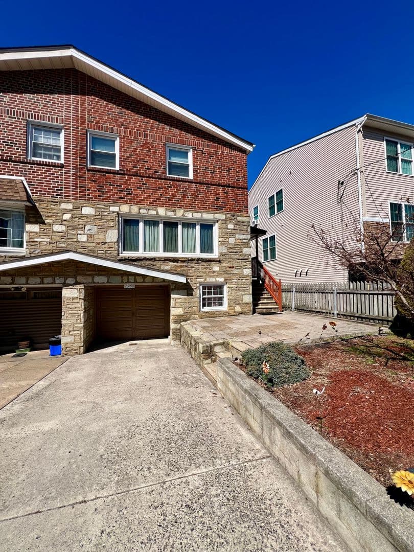 Philadelphia Townhome: 2988 Welsh Rd