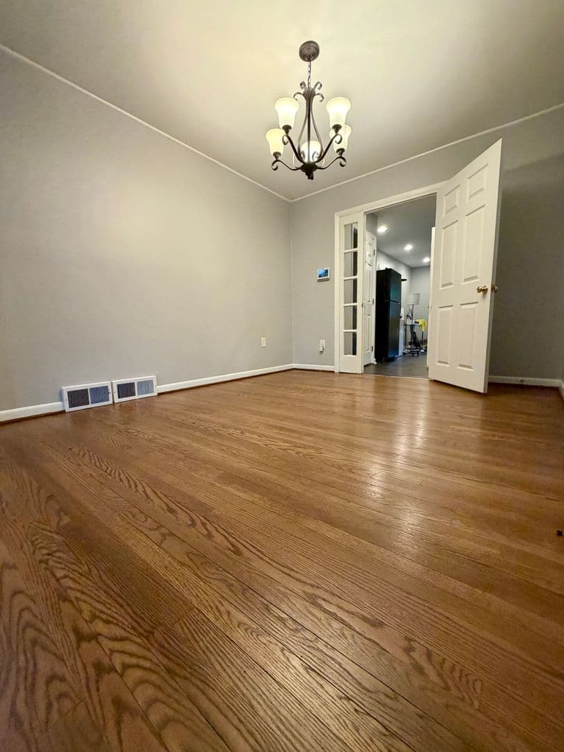 Glenside House: 300 Winding Way