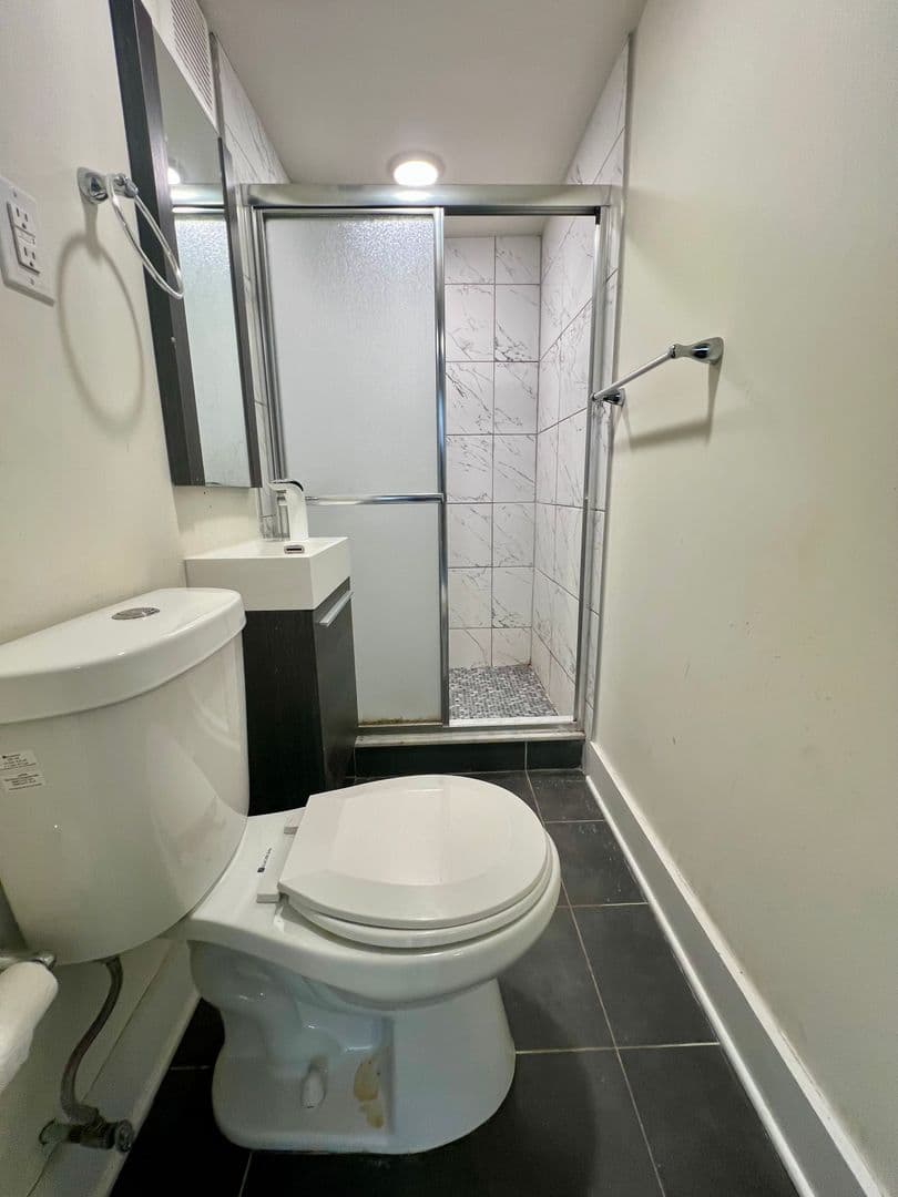 Philadelphia Apartment: 1706 Arlington St